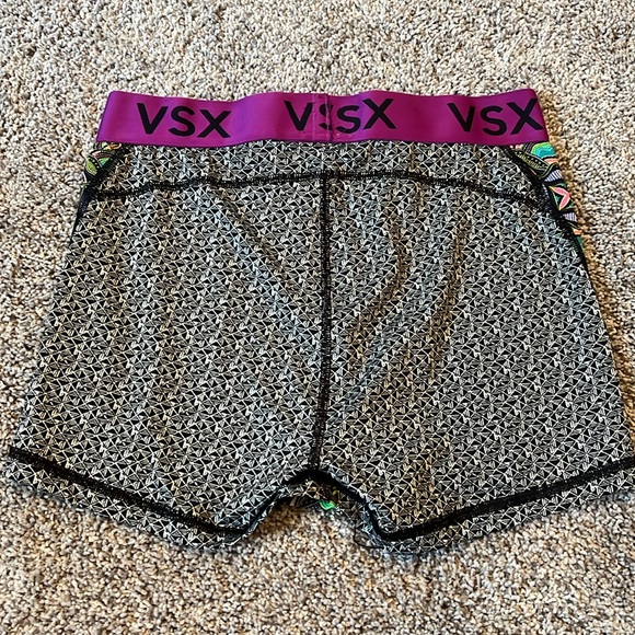 Victoria’s Secret sport VSX short workout medium - Picture 3 of 3